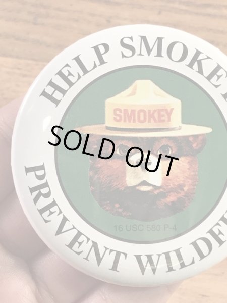 企業キャラクターのスモーキーベアの80’s〜ヴィンテージ缶バッチ