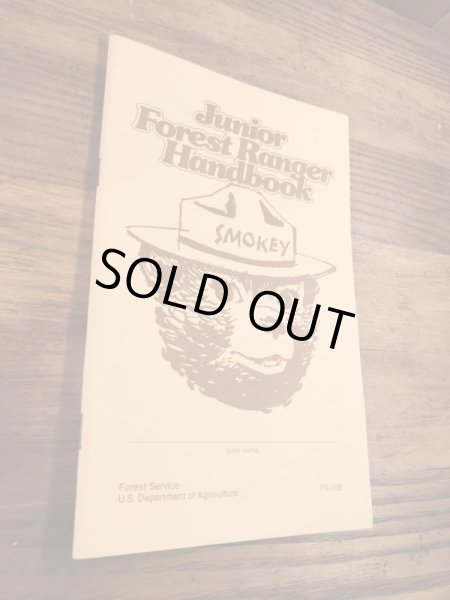 企業キャラクターのスモーキーベアの80’sヴィンテージハンドブック