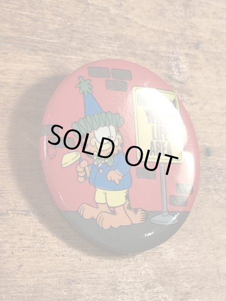 ガーフィールドの金属製のヴィンテージ缶バッチ