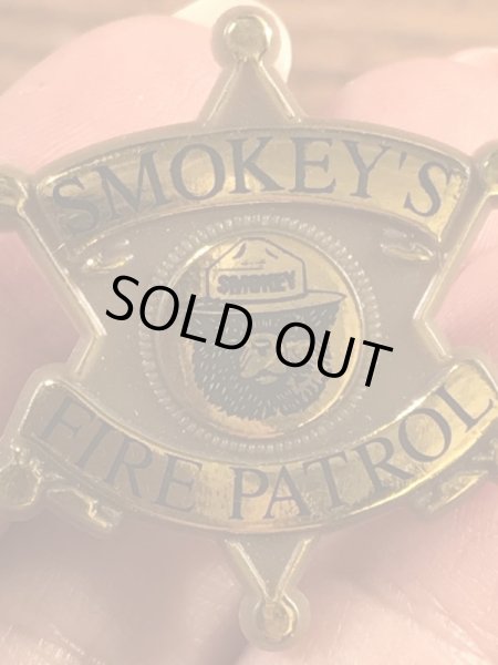 アドバタイジングキャラクターのスモーキーベアの90年代〜ビンテージピンバッジ