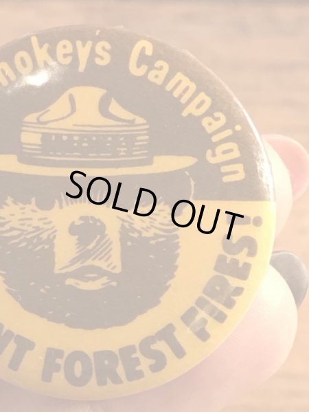 アドバタイジングキャラクターのスモーキーベアの80年代〜ビンテージ缶バッジ