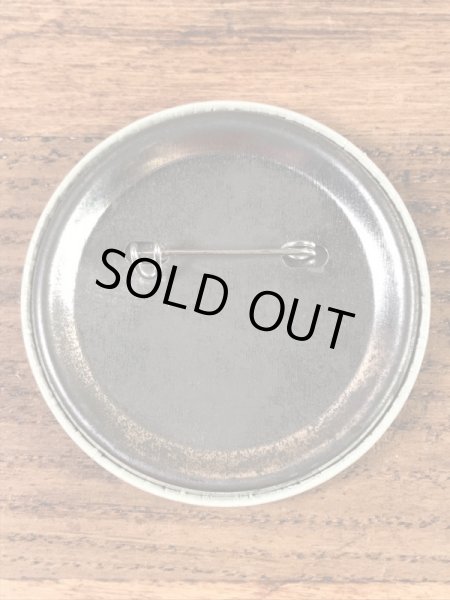 ガーフィールドと親友のクマのぬいぐるみプーキーが描かれた80’sヴィンテージ缶バッチ