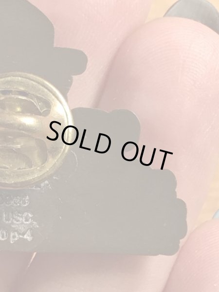 企業キャラクターのスモーキーベアの90’s〜ヴィンテージピンズ