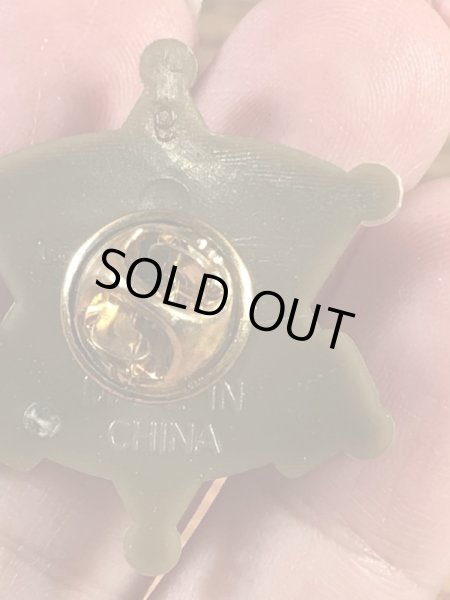 企業キャラクターのスモーキーベアの90’s〜ヴィンテージピンズ