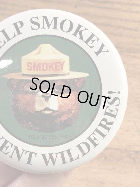 アドバタイジングキャラクターのスモーキーベアの80年代〜ビンテージ缶バッジ