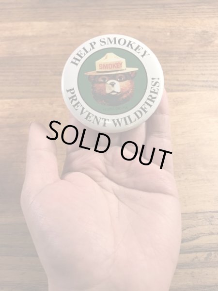 アドバタイジングキャラクターのスモーキーベアの80年代〜ビンテージ缶バッジ