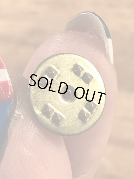 アドバタイジングキャラクターのスモーキーベアの90年代〜ビンテージピンバッジ