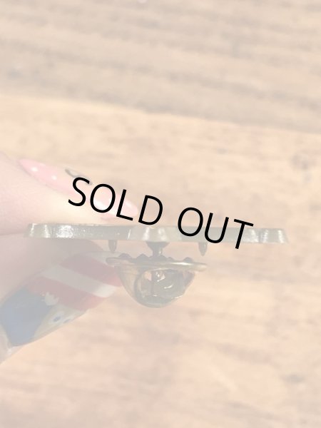 企業キャラクターのスモーキーベアの90’s〜ヴィンテージピンズ