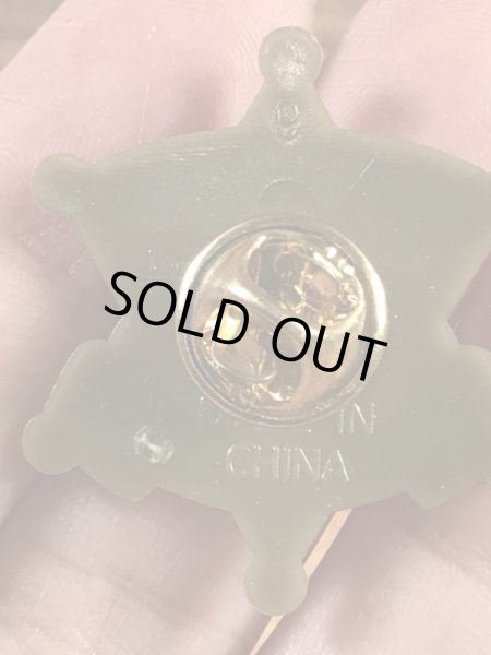 アドバタイジングキャラクターのスモーキーベアの90年代〜ビンテージピンバッジ