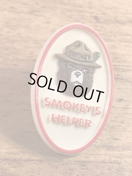 企業キャラクターのスモーキーベアの90’s〜ヴィンテージピンズ