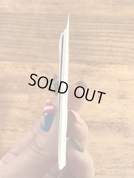 アドバタイジングキャラクターのスモーキーベアの90年代〜ビンテージピンバッジ