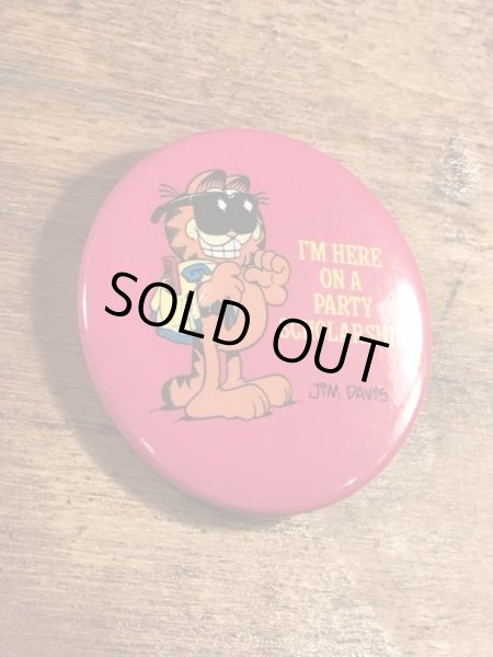 ガーフィールドの金属製のヴィンテージ缶バッチ