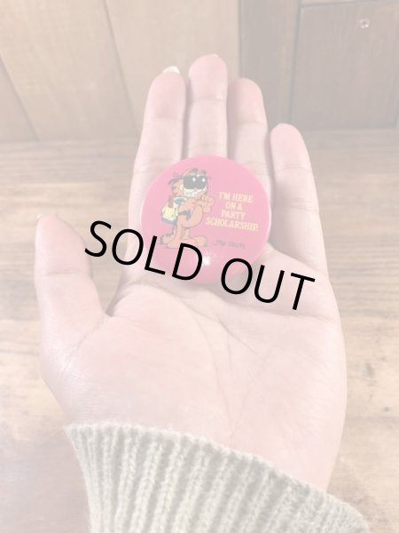 ガーフィールドの金属製のビンテージ缶バッジ