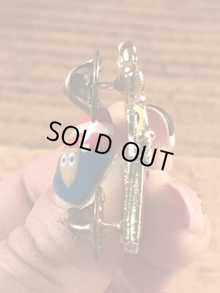 Paws社製のガーフィールドの90年代ビンテージピンバッジ