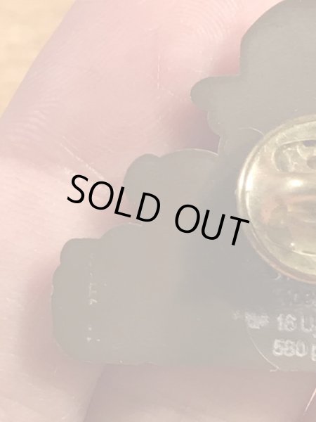 アドバタイジングキャラクターのスモーキーベアの90年代〜ビンテージピンバッジ