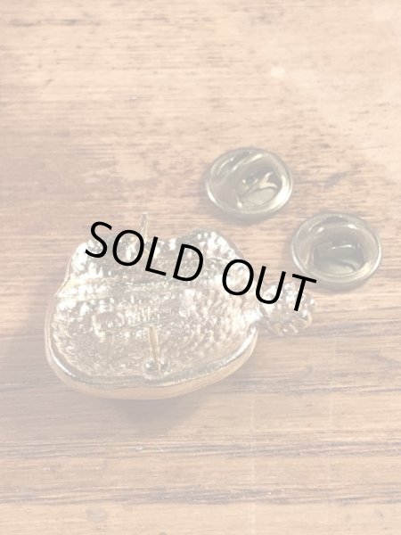 Paws社製のガーフィールドの90年代ビンテージピンバッジ