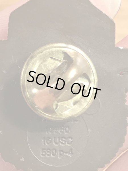 企業キャラクターのスモーキーベアの90’s〜ヴィンテージピンズ