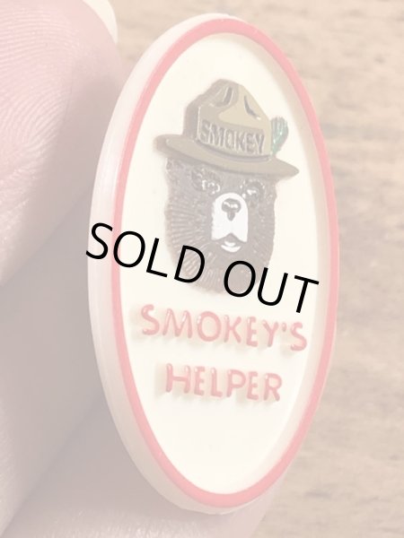 企業キャラクターのスモーキーベアの90’s〜ヴィンテージピンズ