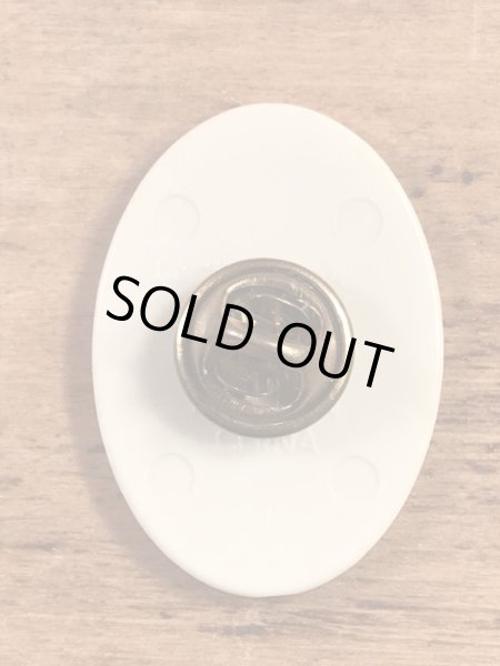 企業キャラクターのスモーキーベアの90’s〜ヴィンテージピンズ