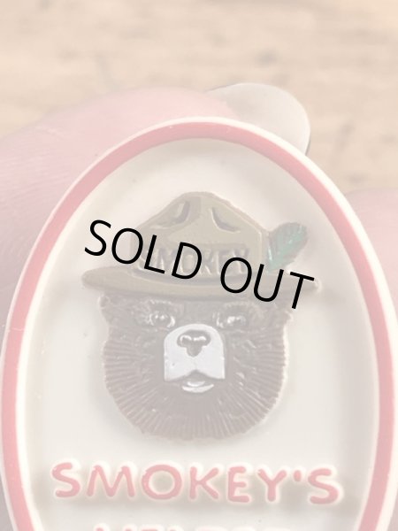 企業キャラクターのスモーキーベアの90’s〜ヴィンテージピンズ