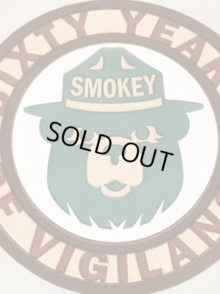 アドバタイジングキャラクターのスモーキーベアの90年代〜ビンテージステッカー