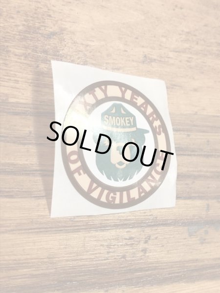 アドバタイジングキャラクターのスモーキーベアの90年代〜ビンテージステッカー