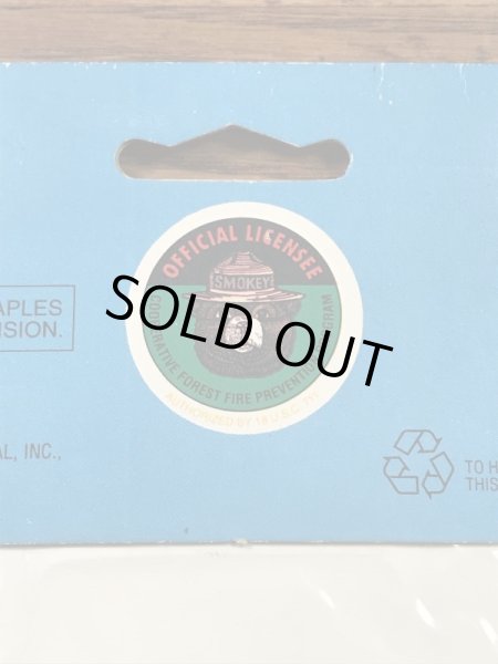 アドバタイジングキャラクターのスモーキーベアの80年代〜ビンテージビニールステッカー