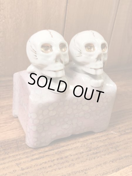 スカルのメイドインジャパン製の50年代ビンテージソルト&ペッパー