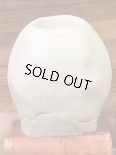 スカルオンブックの陶器製の50年代ビンテージマッチホルダー