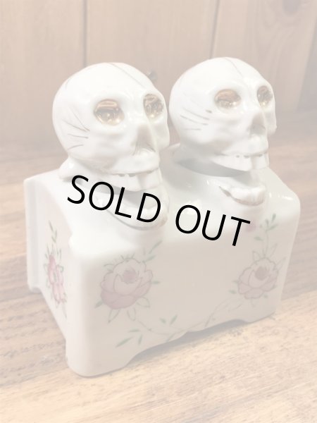 スカルの首振りの50年代ビンテージソルト&ペッパー