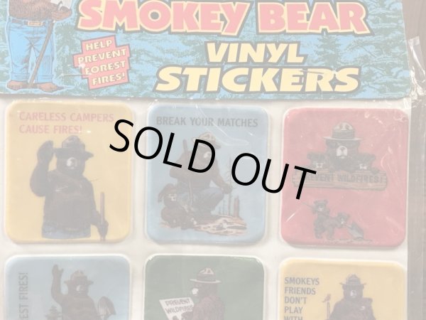 アドバタイジングキャラクターのスモーキーベアの80年代〜ビンテージビニールステッカー