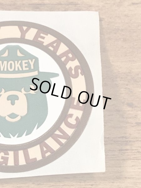 アドバタイジングキャラクターのスモーキーベアの90年代〜ビンテージステッカー