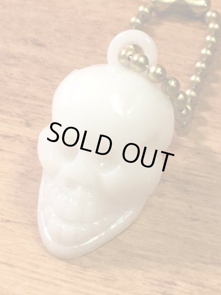 ガムボールマシンのスカルのヴィンテージキーホルダー