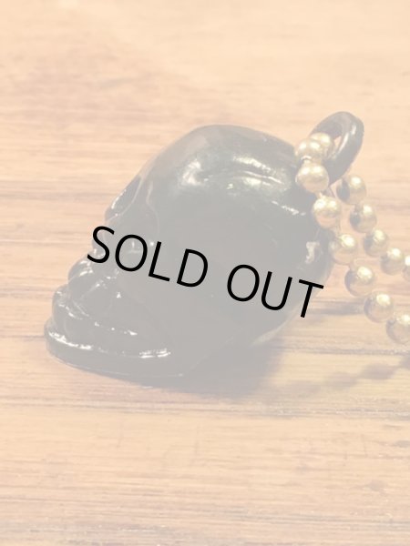 ガムボールマシンのスカルのヴィンテージキーホルダー