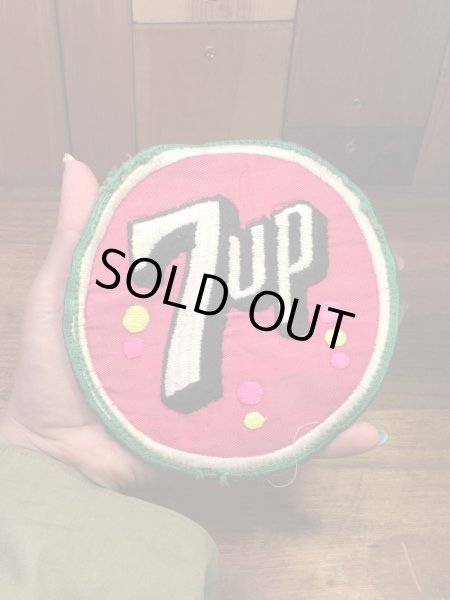 7upの貼付けタイプのヴィンテージ刺繡パッチ