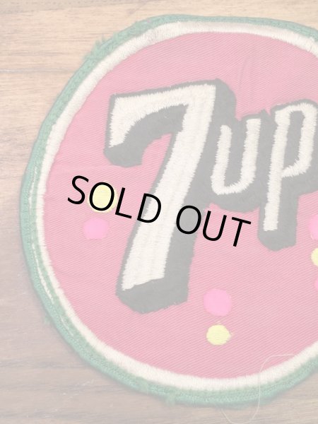 7upの貼付けタイプのビンテージ刺繡ワッペン