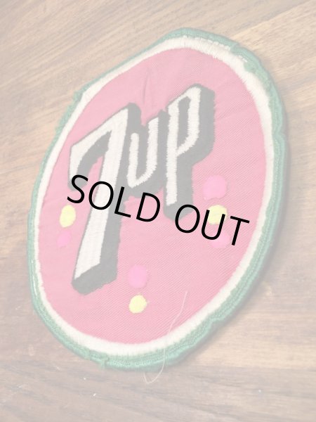 7upの貼付けタイプのビンテージ刺繡ワッペン