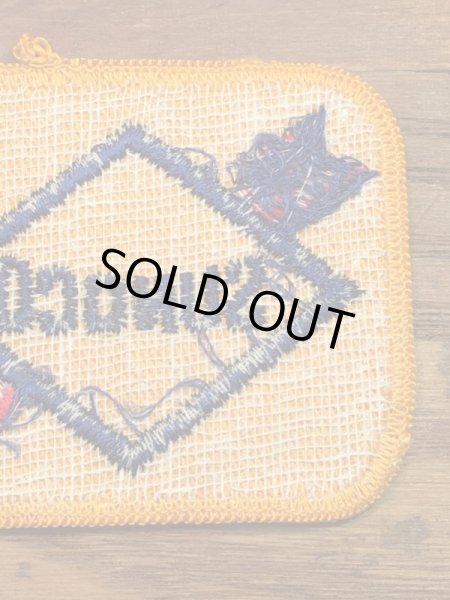 スノコの貼付けタイプのビンテージ刺繡ワッペン