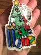 スヌーピーのキャラクター「ライナス」のプラスチック製70〜80’sのヴィンテージクリスマスオーナメント