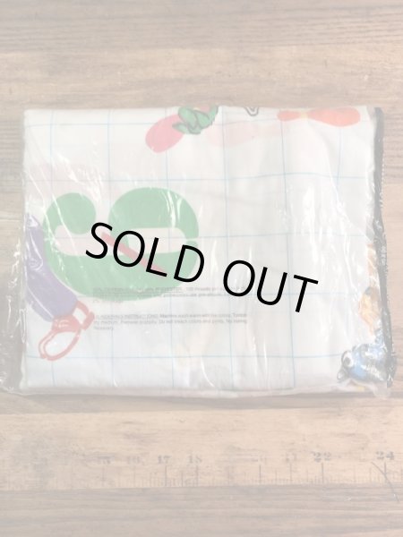 セサミストリートのキャラクターとナンバーが描かれた70’sヴィンテージツインフラットシーツ