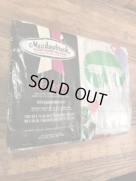 セサミストリートのキャラクターと数字が描かれた70年代ビンテージツインフラットシーツ