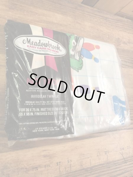 セサミストリートのキャラクターと数字が描かれた70年代ビンテージツインフラットシーツ