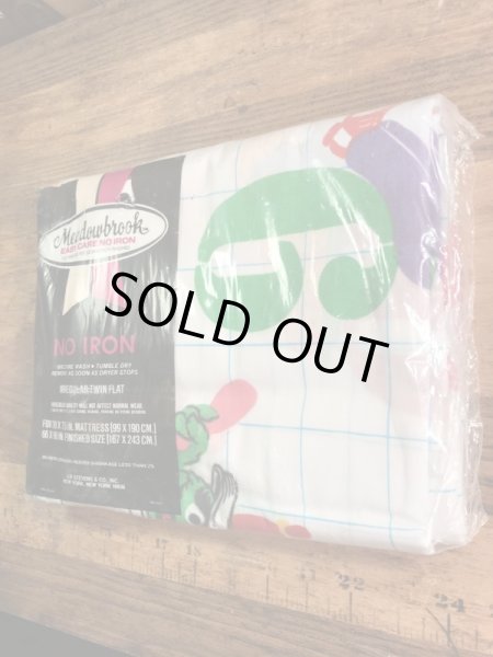 セサミストリートのキャラクターとナンバーが描かれた70’sヴィンテージツインフラットシーツ