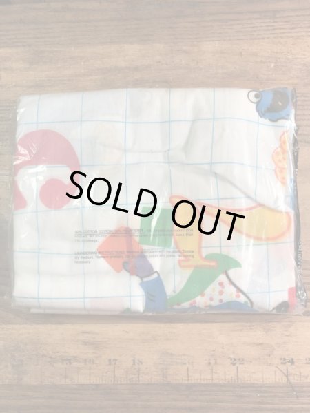 セサミストリートのキャラクターとナンバーが描かれた70’sヴィンテージツインフラットシーツ