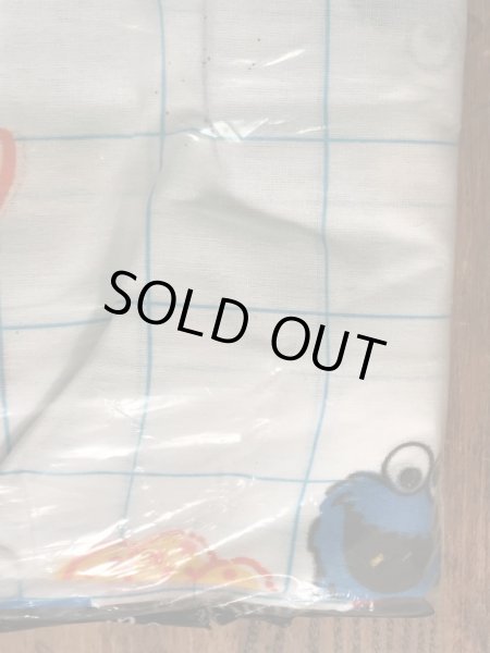 セサミストリートのキャラクターと数字が描かれた70年代ビンテージツインフラットシーツ