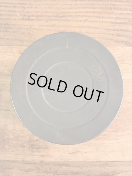 企業キャラクターのミスターピーナッツの50年代ビンテージブリキ缶