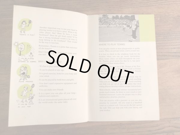 企業キャラクターのミスターピーナッツの60年代ビンテージハンドブック