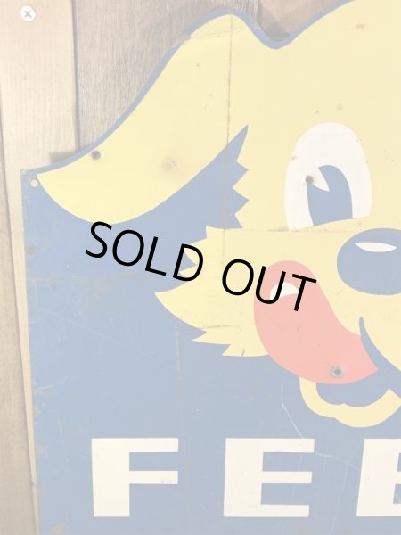 企業キャラクターのケネルレーションの50年代ビンテージ看板