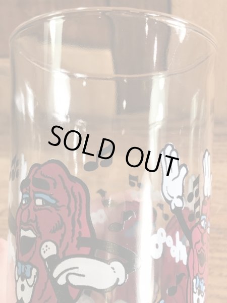 企業キャラクターのカリフォルニアレーズンの80年代ビンテージグラスコップ