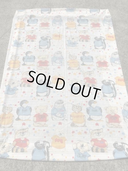 Hallmark社製のシャツテイルズの80’sヴィンテージボックスシーツ